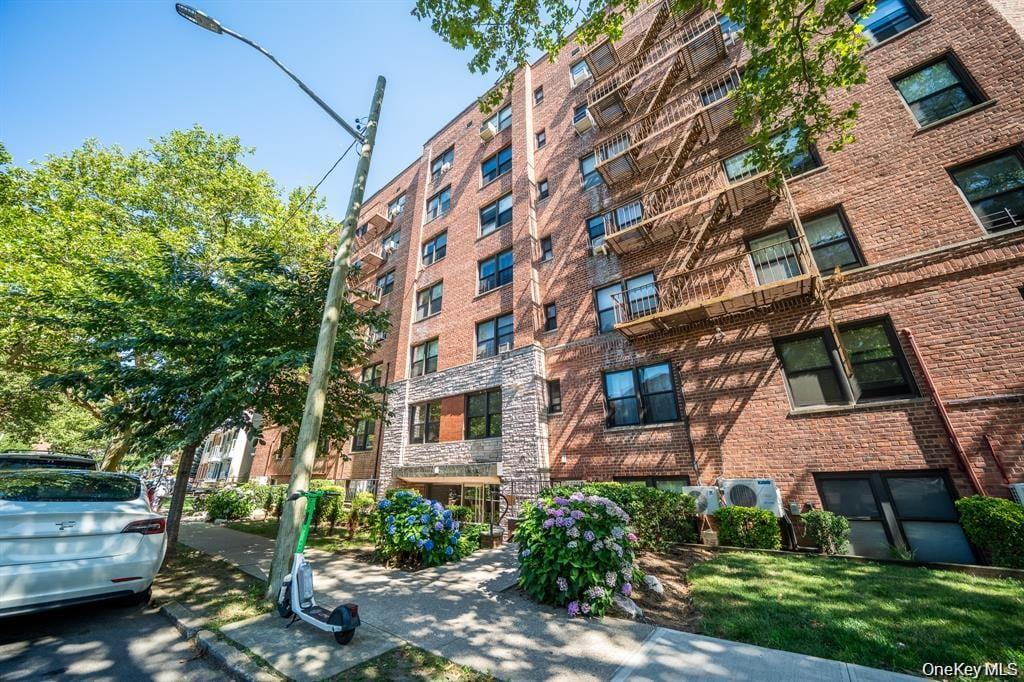 141-30 84th Road, Unit 4F Queens, NY 11435 - Photo 3 of 13 Gallery Image 3