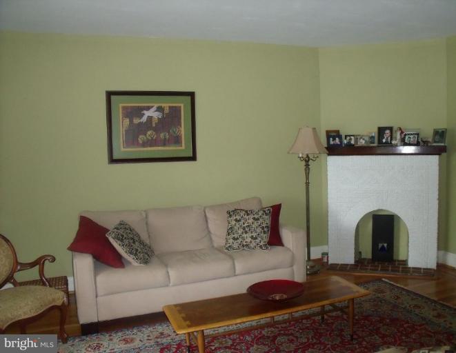 3602 Yolando Road Baltimore, MD 21218 - Photo 25 of 30 Living Room