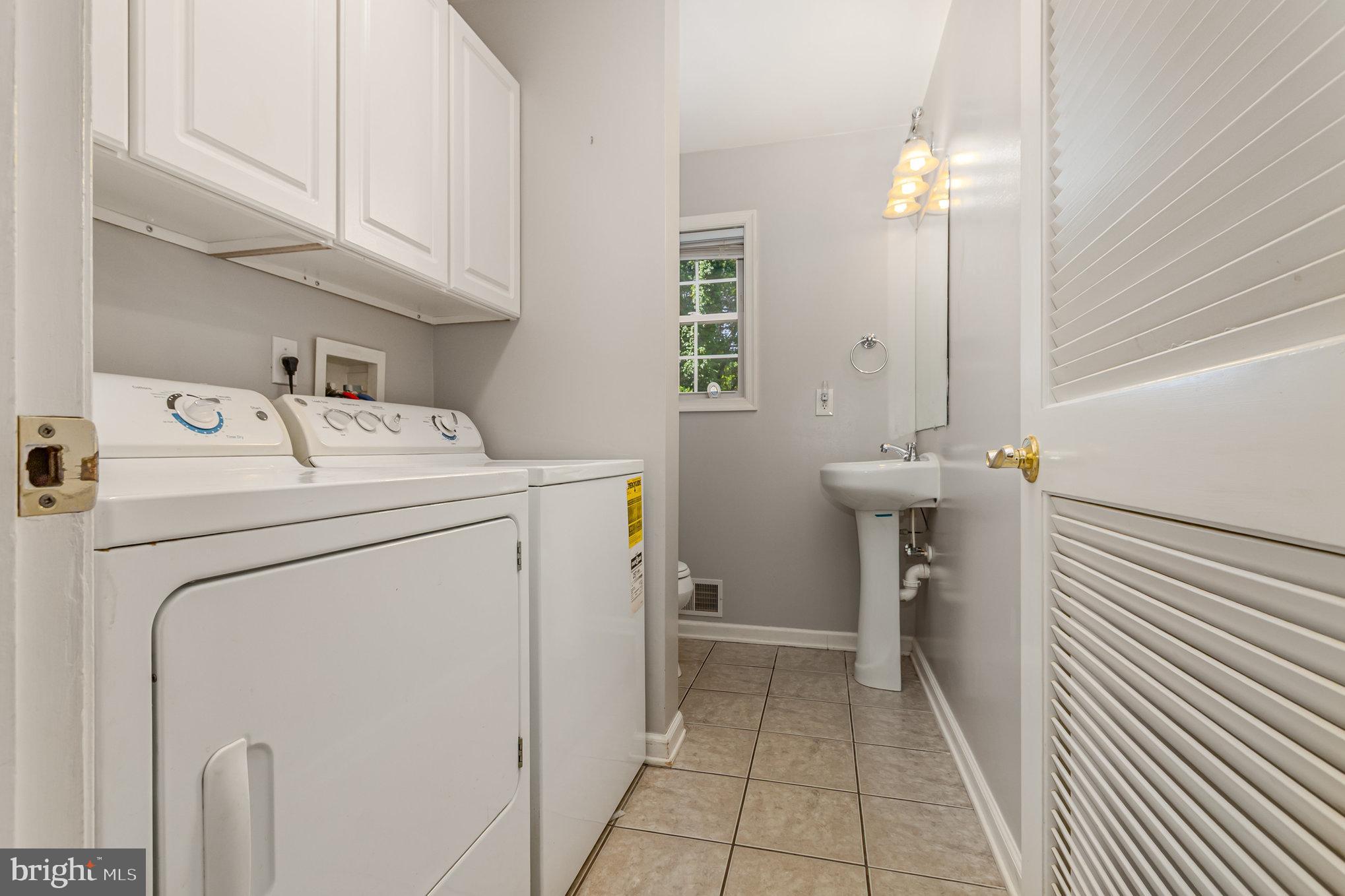 2204 Blevins Road Edgewood, MD 21040 - Photo 13 of 28 a utility room with dryer and washer