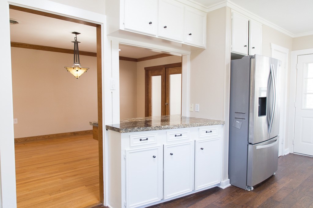 9010 Linkmeadow Lane Houston, TX 77025 - Photo 12 of 39 a bathroom with a shower and a mirror