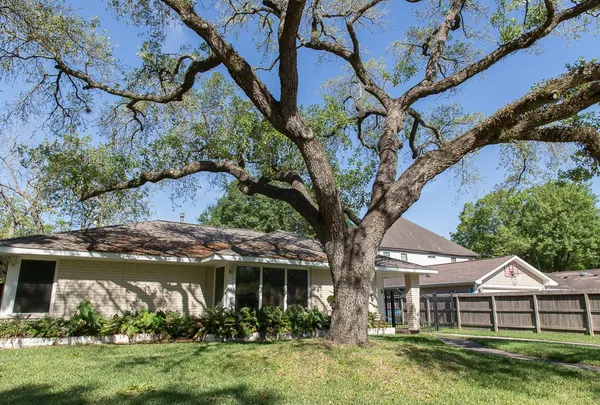 $2,900 | 9010 Linkmeadow Lane, Houston, TX 77025