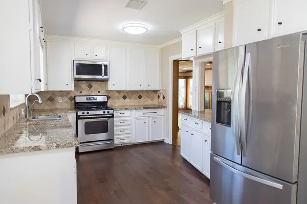 $2,900 | 9010 Linkmeadow Lane, Houston, TX 77025