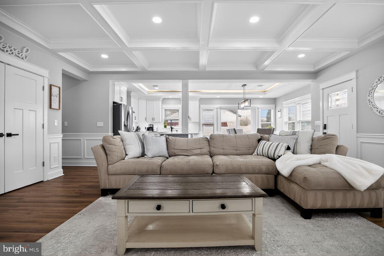 9 Woodbine Avenue Maple Shade, NJ 08052 - Photo 4 of 33