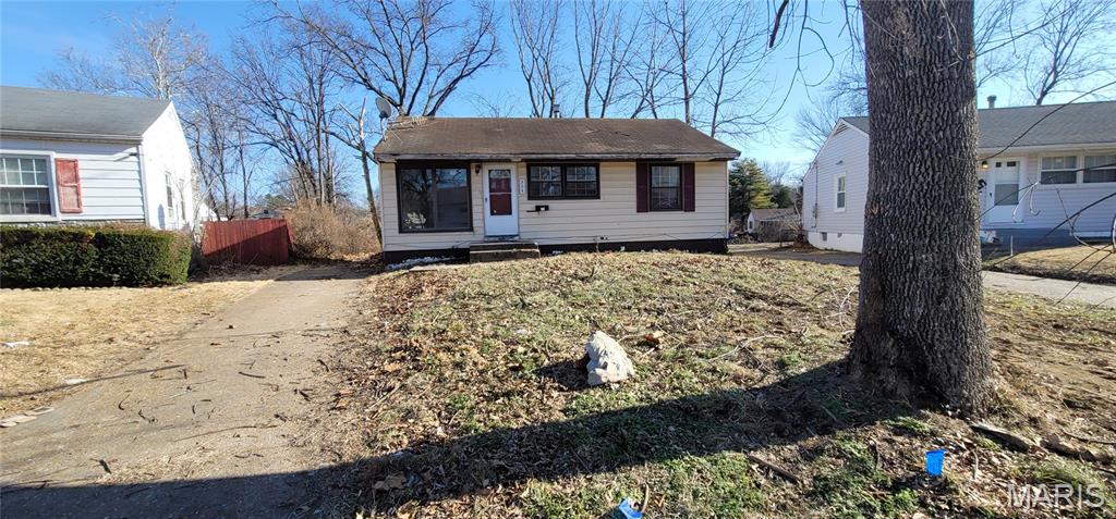 304 Lanark Road St. Louis, MO 63137 - Photo 2 of 22 Gallery Image 2
