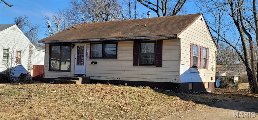 304 Lanark Road St. Louis, MO 63137 - Photo 3 of 22 Gallery Image 3