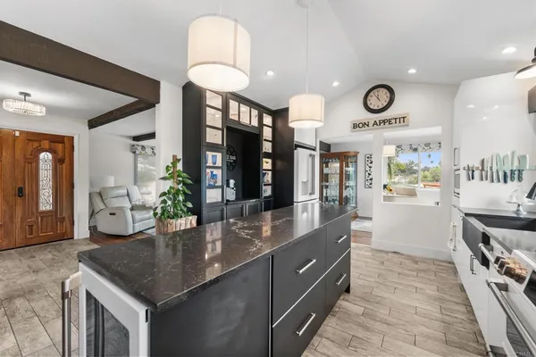$995,000 | 370 Spanish Spur, Fallbrook, CA 92028
