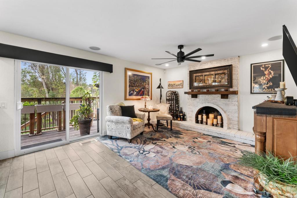 370 Spanish Spur Fallbrook, CA 92028 - Photo 19 of 51 Family Room