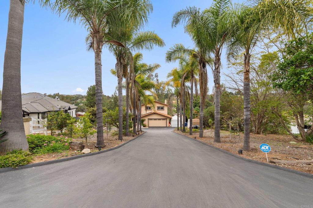 370 Spanish Spur Fallbrook, CA 92028 - Photo 2 of 51