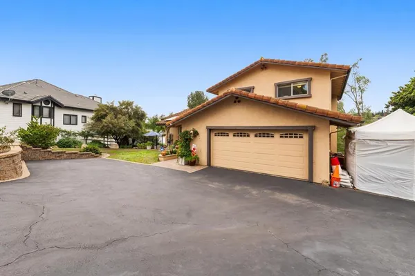 $995,000 | 370 Spanish Spur, Fallbrook, CA 92028