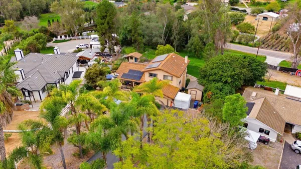 $995,000 | 370 Spanish Spur, Fallbrook, CA 92028