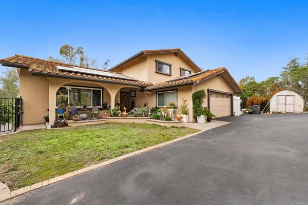 $995,000 | 370 Spanish Spur, Fallbrook, CA 92028