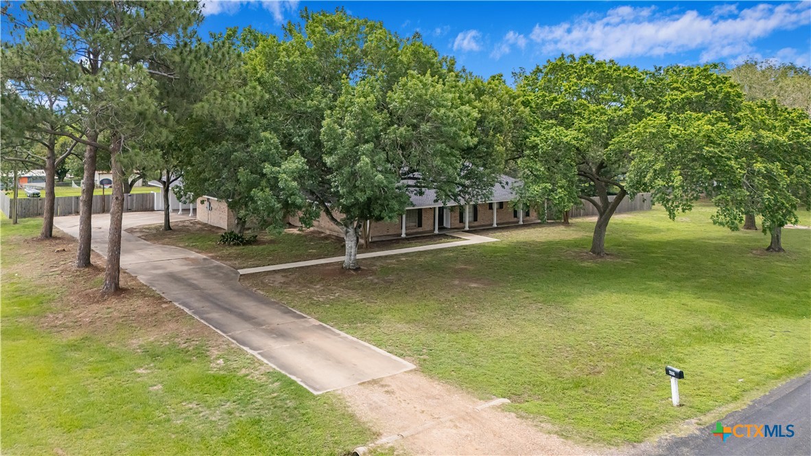 602 Bingham Road Victoria, TX 77904 - Photo 5 of 48