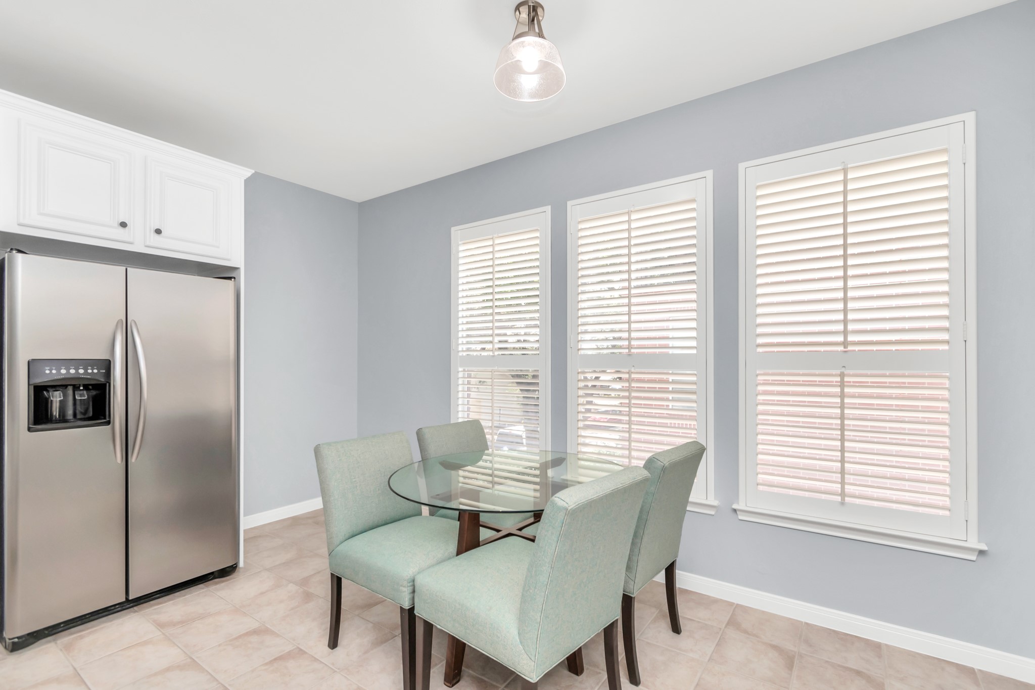 2901 West Dallas Street Houston, TX 77019 - Photo 21 of 39 a dining room with furniture and window