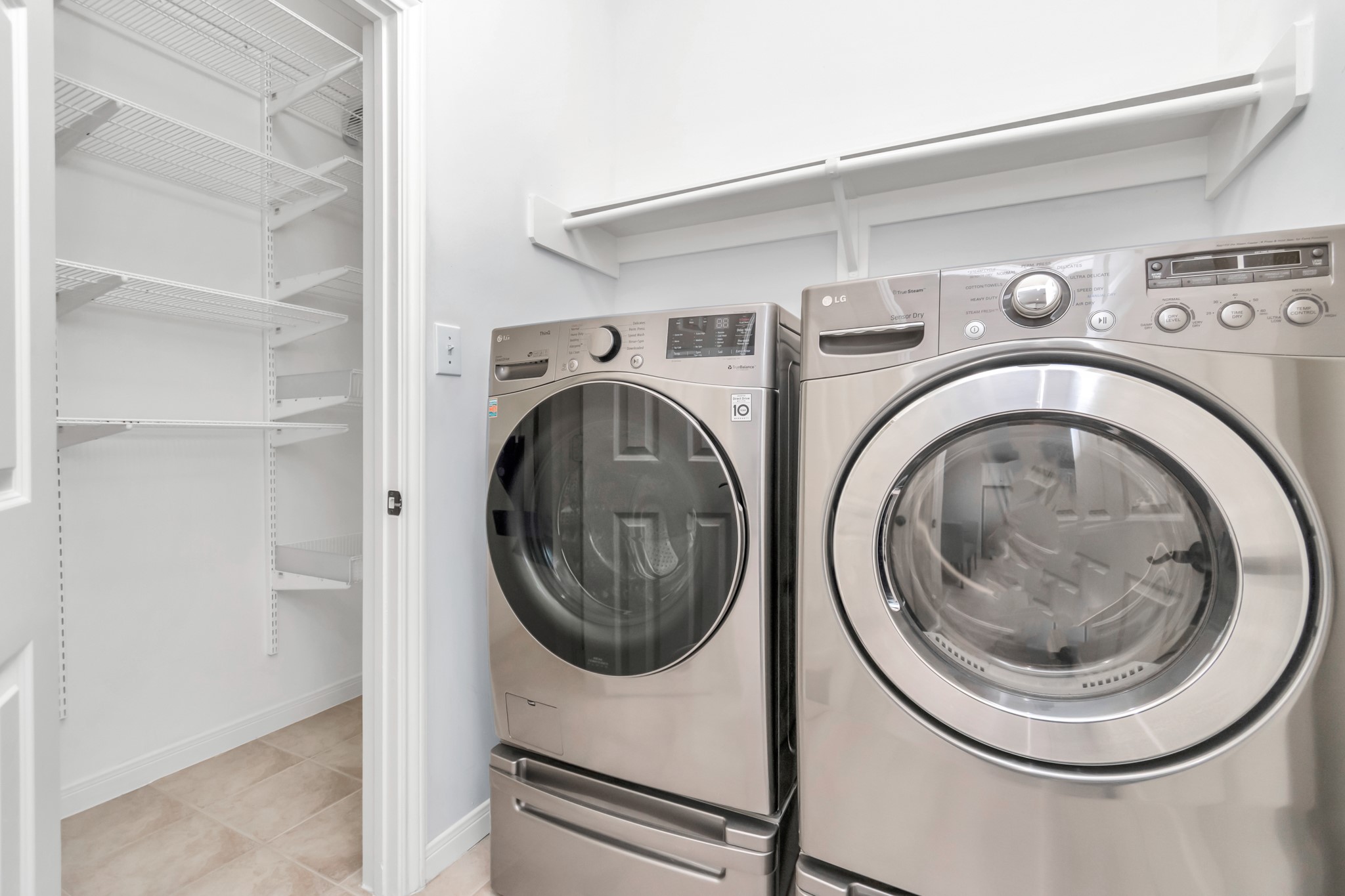 2901 West Dallas Street Houston, TX 77019 - Photo 25 of 39 a utility room with dryer and washer
