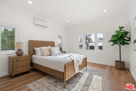 $674,000 | 511 1/2 North Hobart Boulevard, Los Angeles, CA 90004