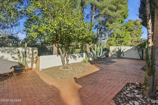 $345,000 | 7105 East Chorro Circle, Tucson, AZ 85715
