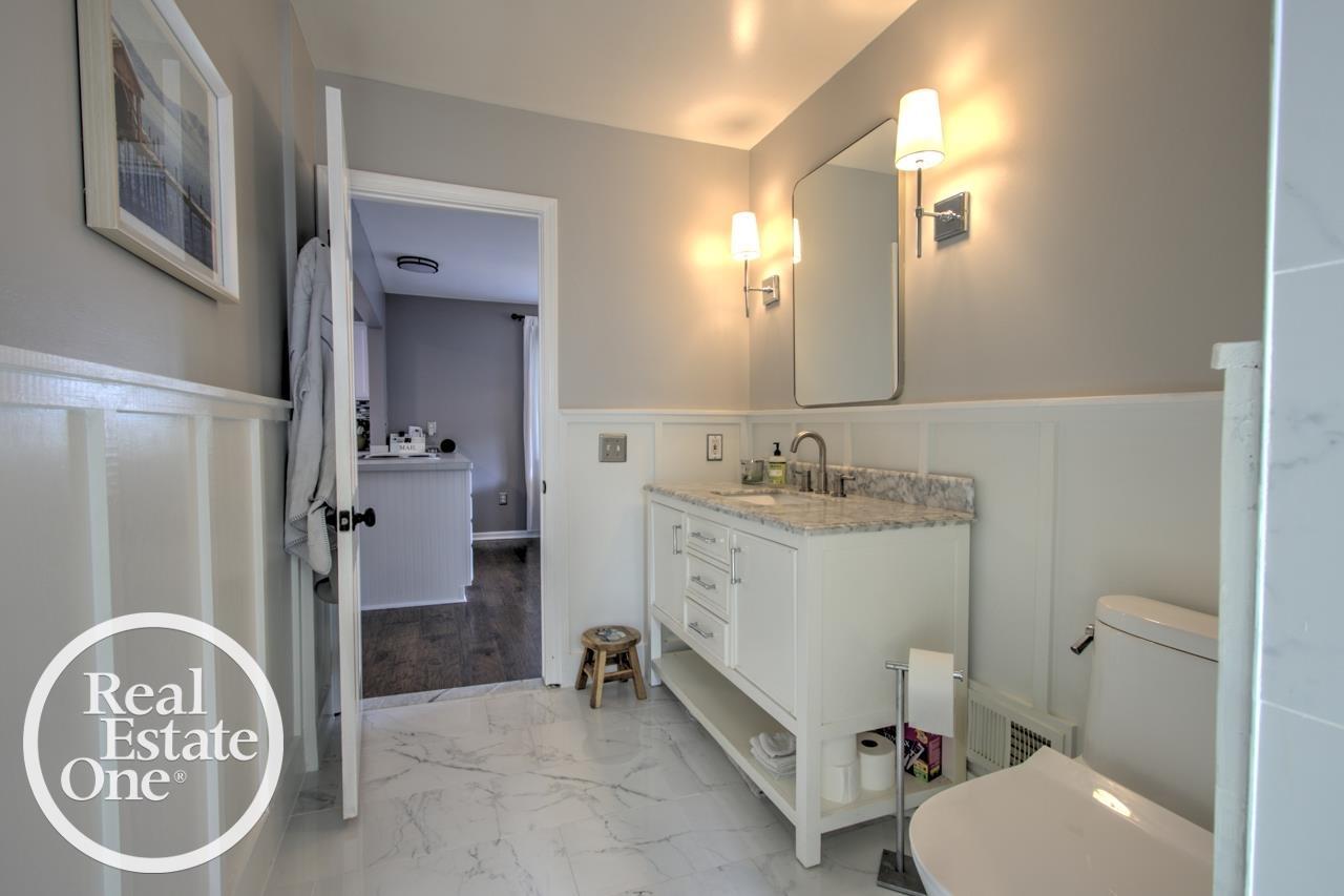 212 Moross Road Grosse Pointe Farms, MI 48236 - Photo 22 of 47