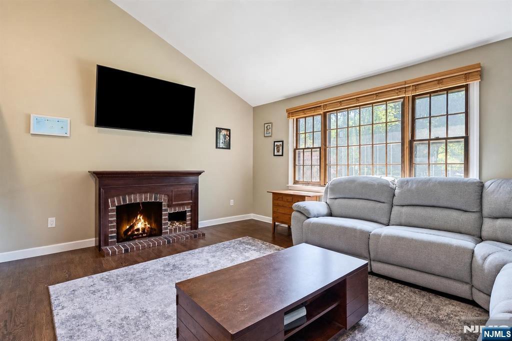 12 River Road Oak Ridge, NJ 07438 - Photo 2 of 36