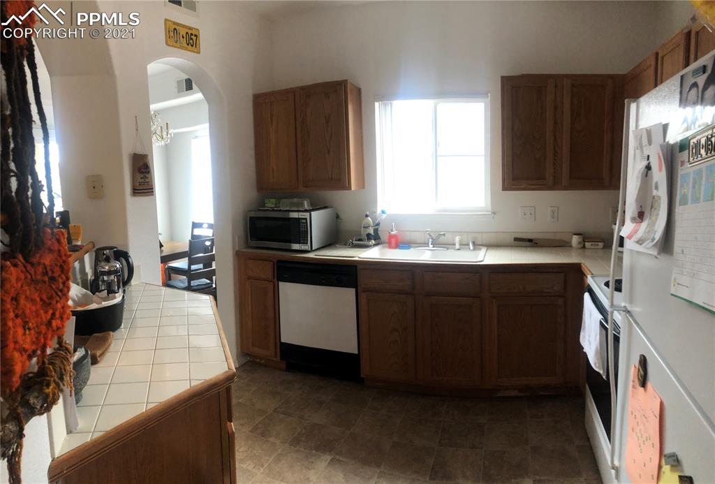 3875 Strawberry Field Grove, Unit B Colorado Springs, CO 80906 - Photo 10 of 24