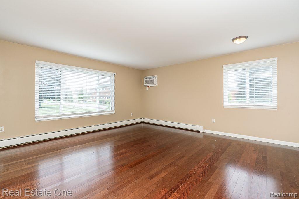 1127 Tienken Court Rochester, MI 48306 - Photo 4 of 15
