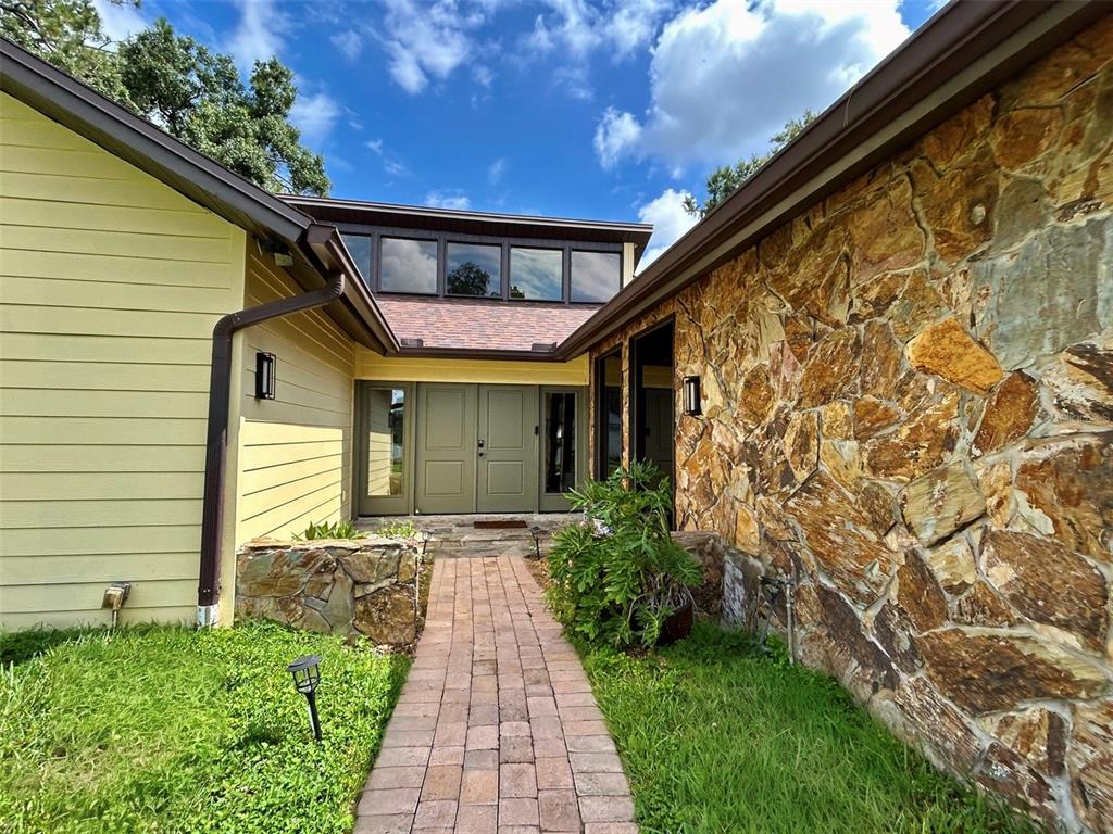 820 Druid Hills Road Tampa, FL 33617 - Photo 3 of 29