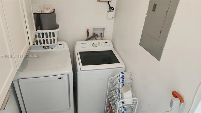 $2,700 | 3447 Southwest 23rd Street, Unit 3447, Miami, FL 33145