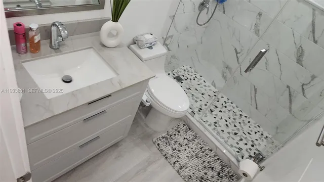 $2,700 | 3447 Southwest 23rd Street, Unit 3447, Miami, FL 33145