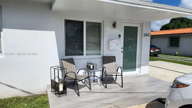 $2,700 | 3447 Southwest 23rd Street, Unit 3447, Miami, FL 33145