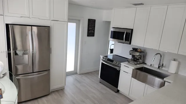 $2,700 | 3447 Southwest 23rd Street, Unit 3447, Miami, FL 33145