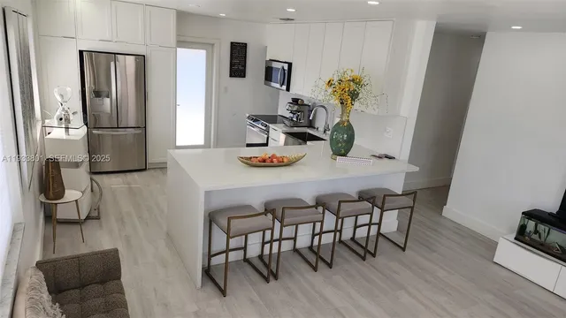 $2,700 | 3447 Southwest 23rd Street, Unit 3447, Miami, FL 33145