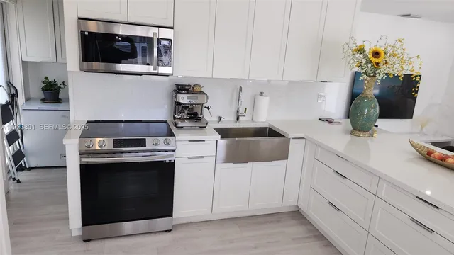 $2,700 | 3447 Southwest 23rd Street, Unit 3447, Miami, FL 33145