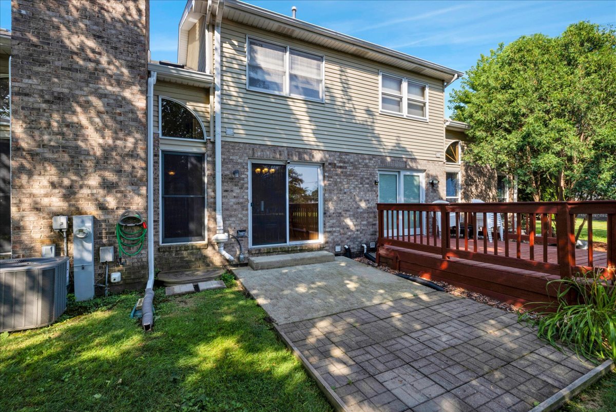 446 Wenbriar Square Addison, IL 60101 - Photo 37 of 38 Gallery Image 37