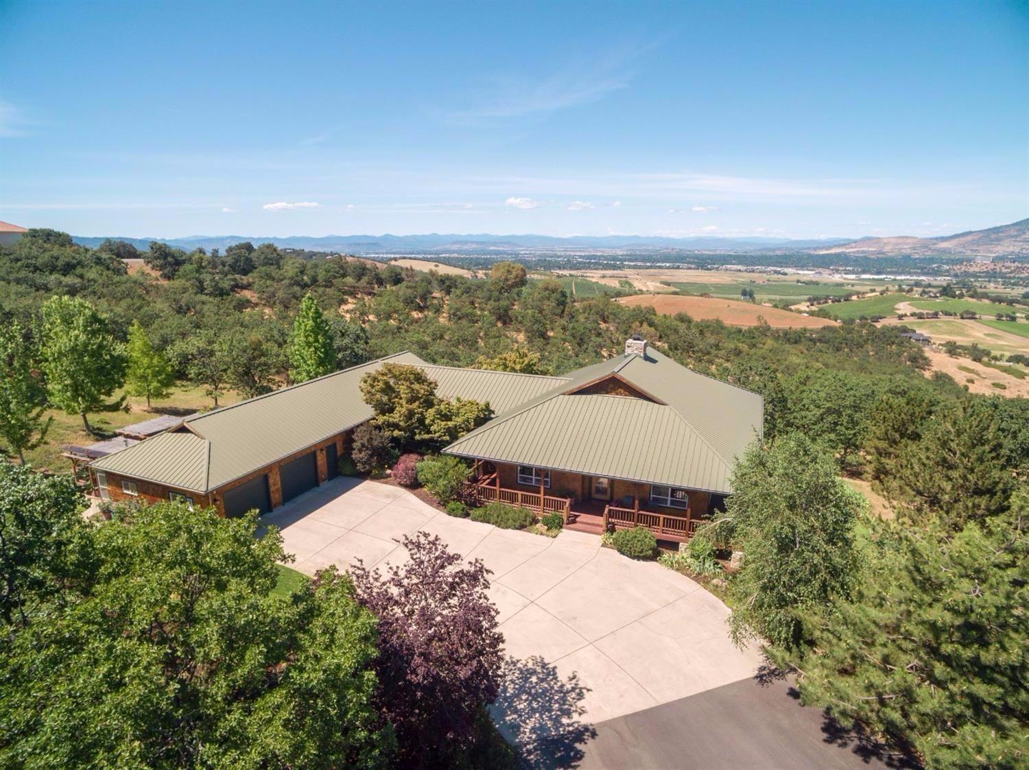 4872 Pioneer Road Medford, OR 97501 - Photo 1 of 35 Primary Photo