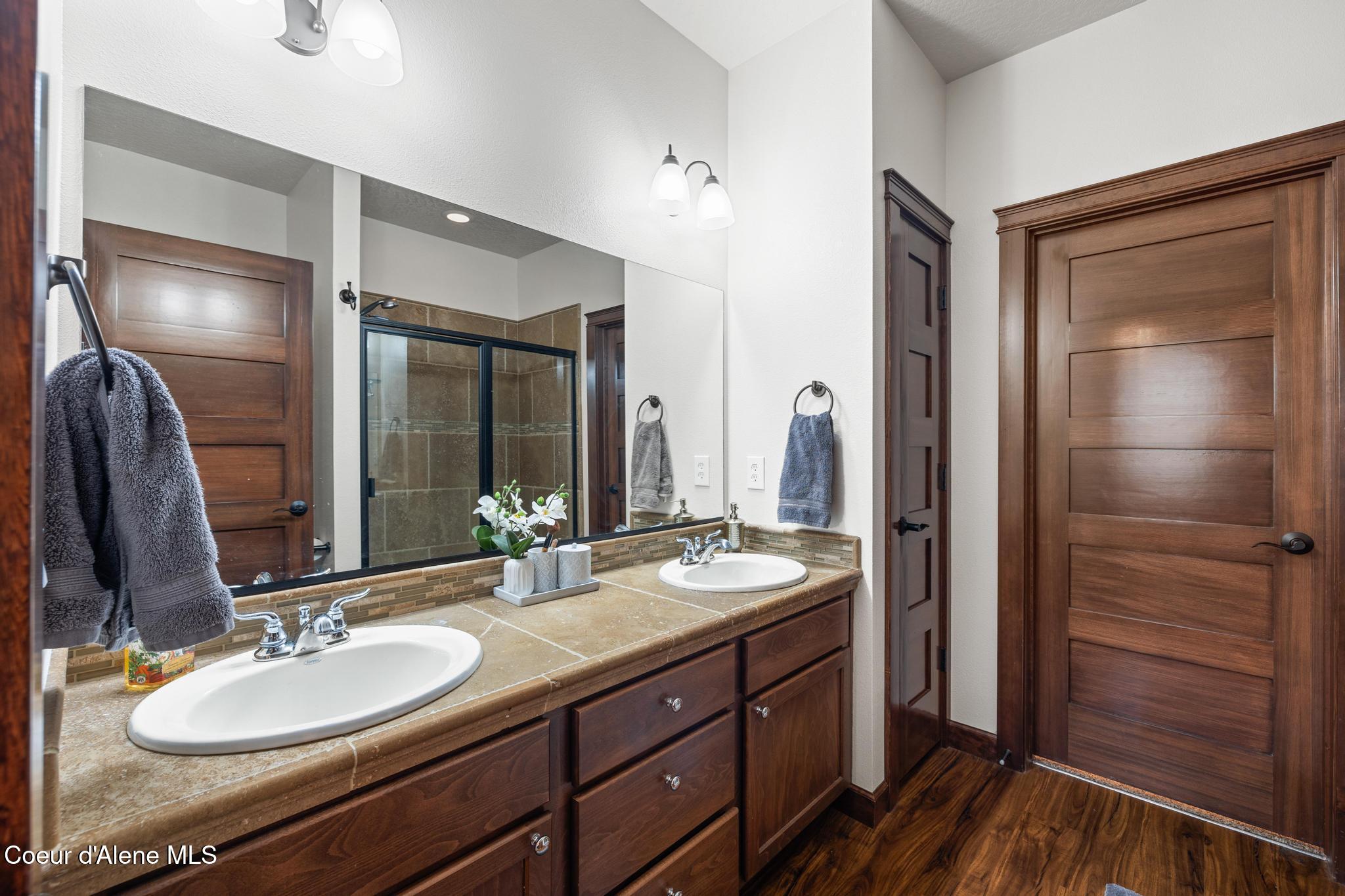 4580 Greenchain Loop, Unit 1 Coeur D'Alene, ID 83814 - Photo 17 of 43 Primary En Suite