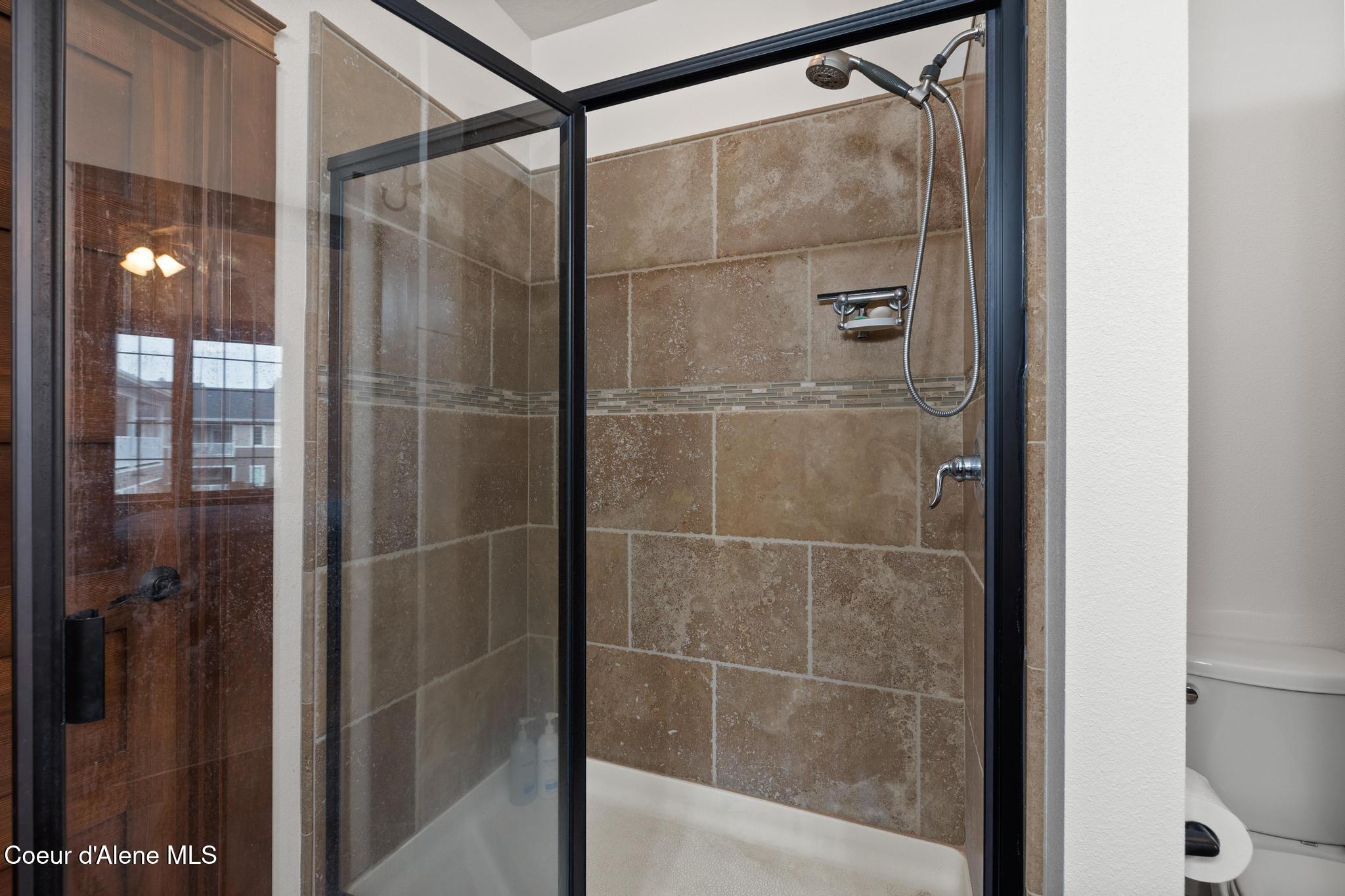 4580 Greenchain Loop, Unit 1 Coeur D'Alene, ID 83814 - Photo 18 of 43 Primary En Suite