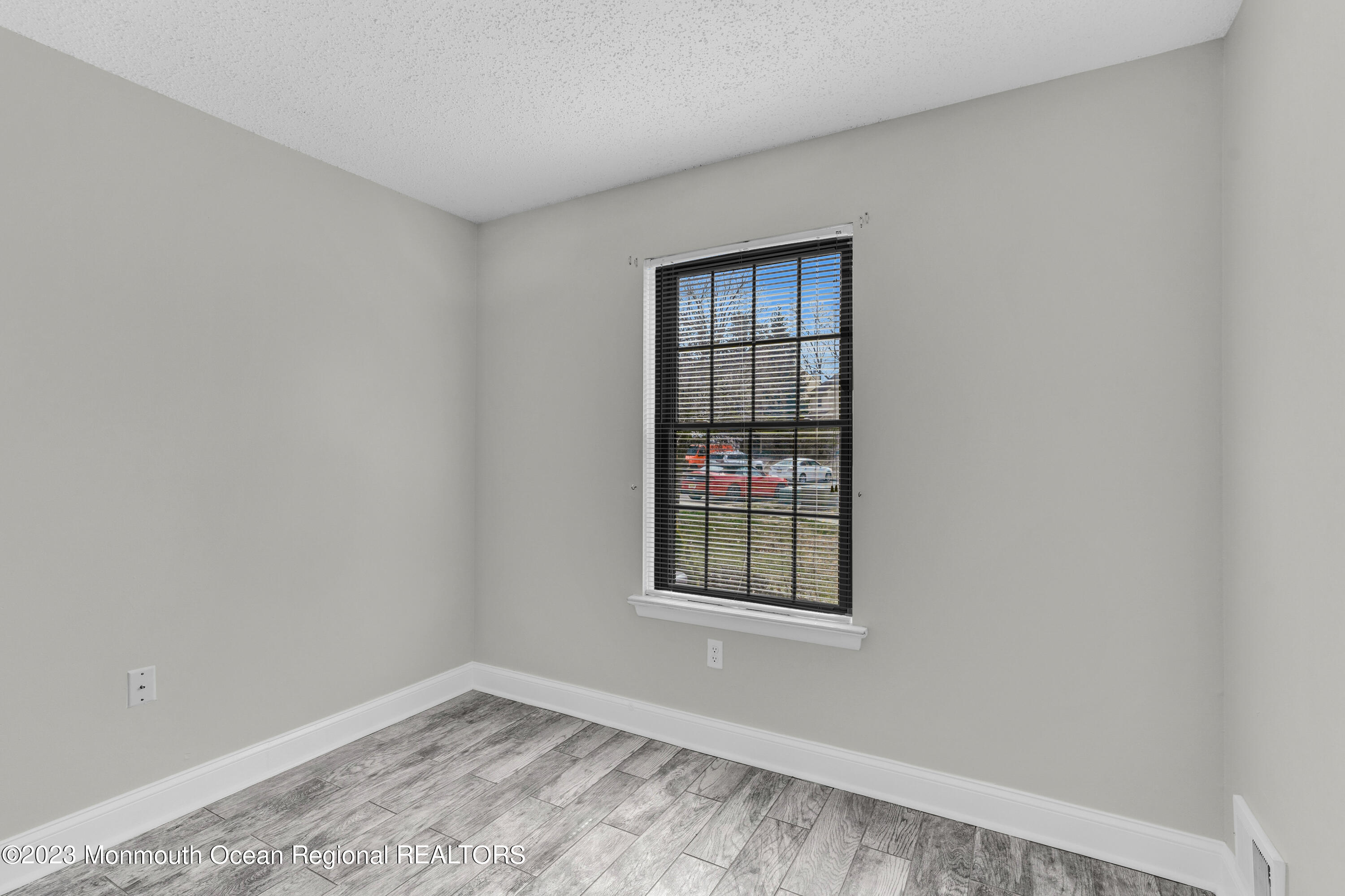 202 Violet Lane Jackson, NJ 08527 - Photo 17 of 35 016_dsc05257