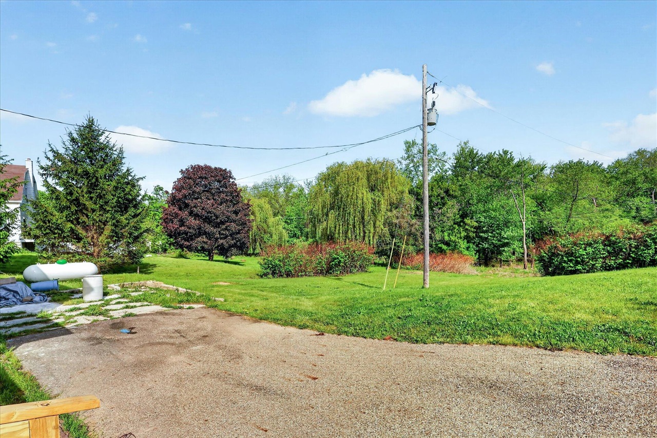 1387 East Riverside Drive Ionia, MI 48846 - Photo 13 of 60