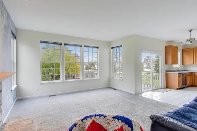 $429,900 | 697 Providence Lane, Lindenhurst, IL 60046