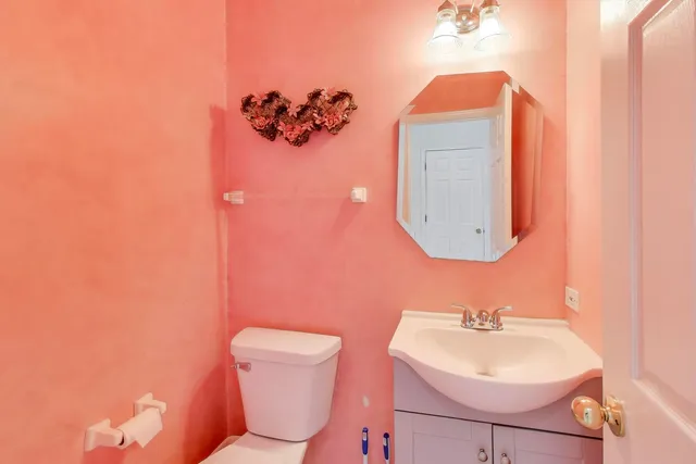 $429,900 | 697 Providence Lane, Lindenhurst, IL 60046