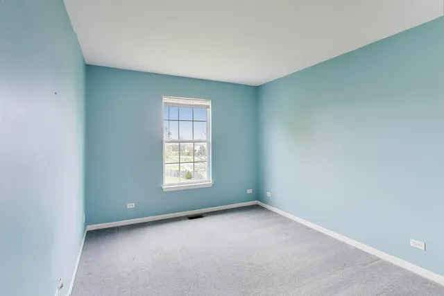 $429,900 | 697 Providence Lane, Lindenhurst, IL 60046