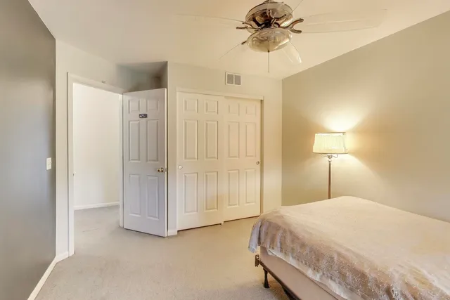 $429,900 | 697 Providence Lane, Lindenhurst, IL 60046