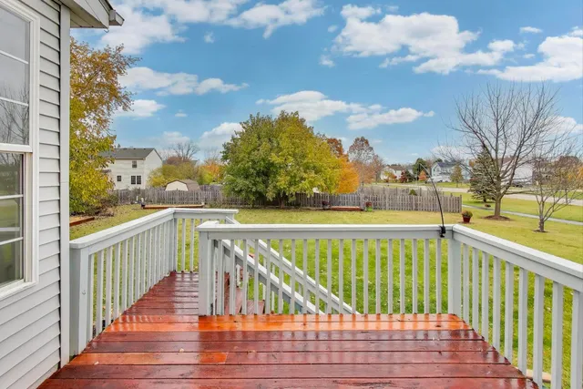 $429,900 | 697 Providence Lane, Lindenhurst, IL 60046