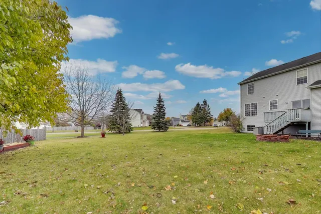 $429,900 | 697 Providence Lane, Lindenhurst, IL 60046