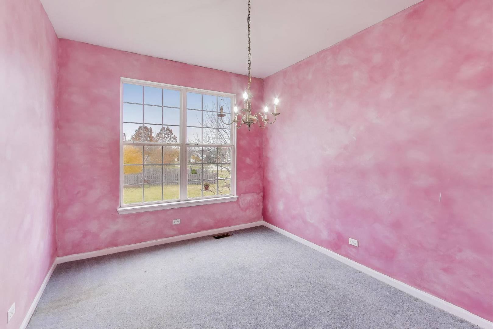 697 Providence Lane Lindenhurst, IL 60046 - Photo 7 of 31 a view of a livingroom with a window