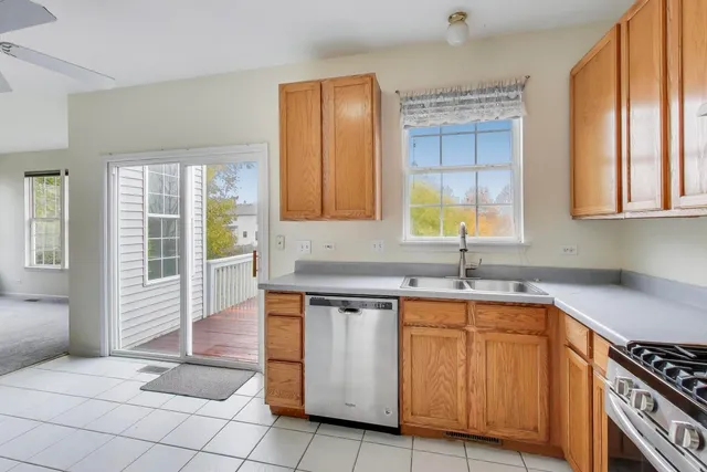 $429,900 | 697 Providence Lane, Lindenhurst, IL 60046