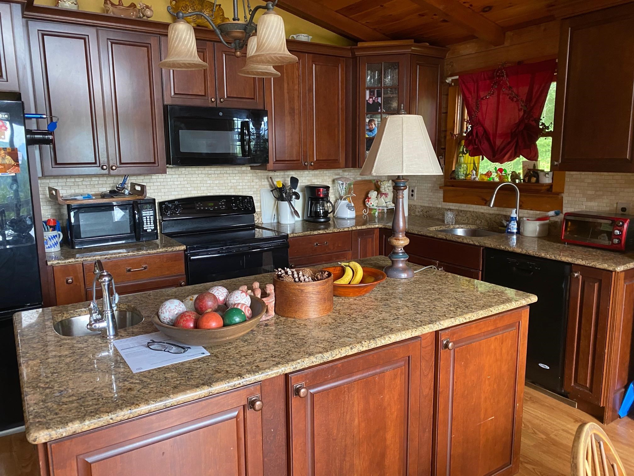 382 B Hill Road Pownal, VT 05261 - Photo 8 of 24 Gallery Image 8