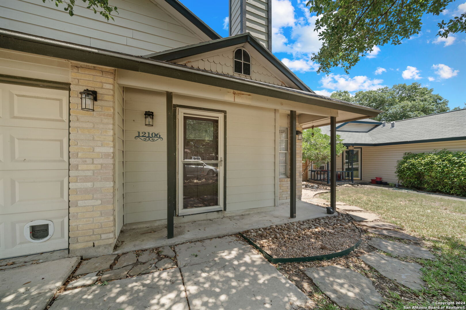 12106 Ridge Ct Street San Antonio, TX 78247 - Photo 3 of 25 a front view of a house