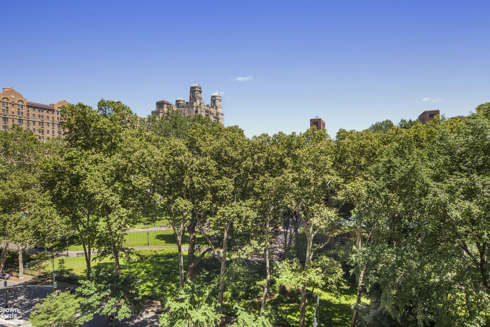 100 West 80th Street, Unit 6B Manhattan, NY 10024 - Photo 9 of 12 a view of a lake