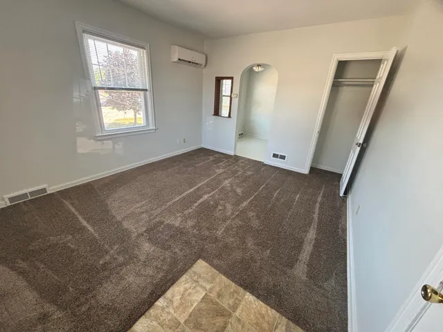 $925 | 142 North Riverview Drive, Unit 4, Kalamazoo, MI 49004