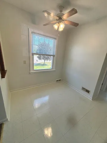 $925 | 142 North Riverview Drive, Unit 4, Kalamazoo, MI 49004